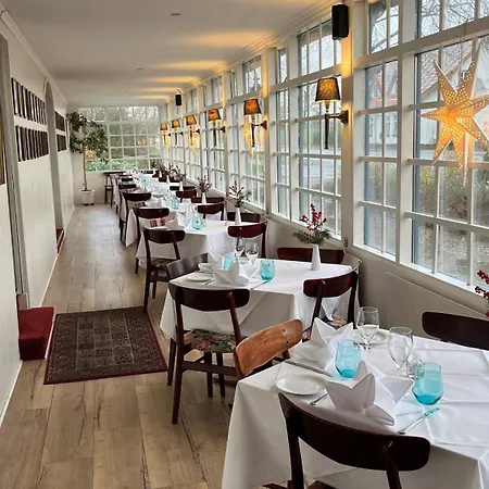 Den Gamle Graensekro Gasthof 3*