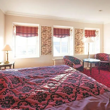 Den Gamle Graensekro Inn 3*