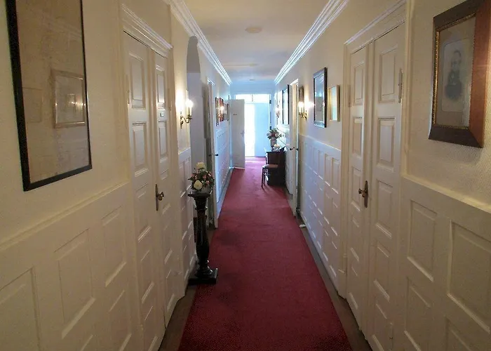 Den Gamle Graensekro Gasthof 3*